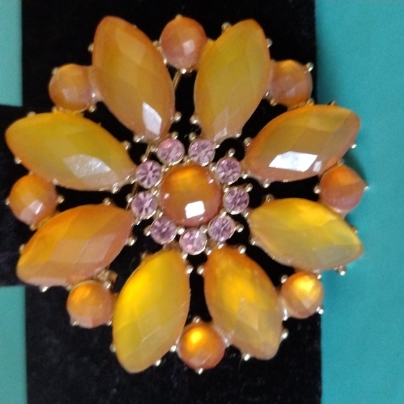 Liz Claiborne - Picture 5 of 5